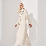 Abrigo Carlota perfil - Otoño-Invierno, colección inspirada en Navidad, lookbook